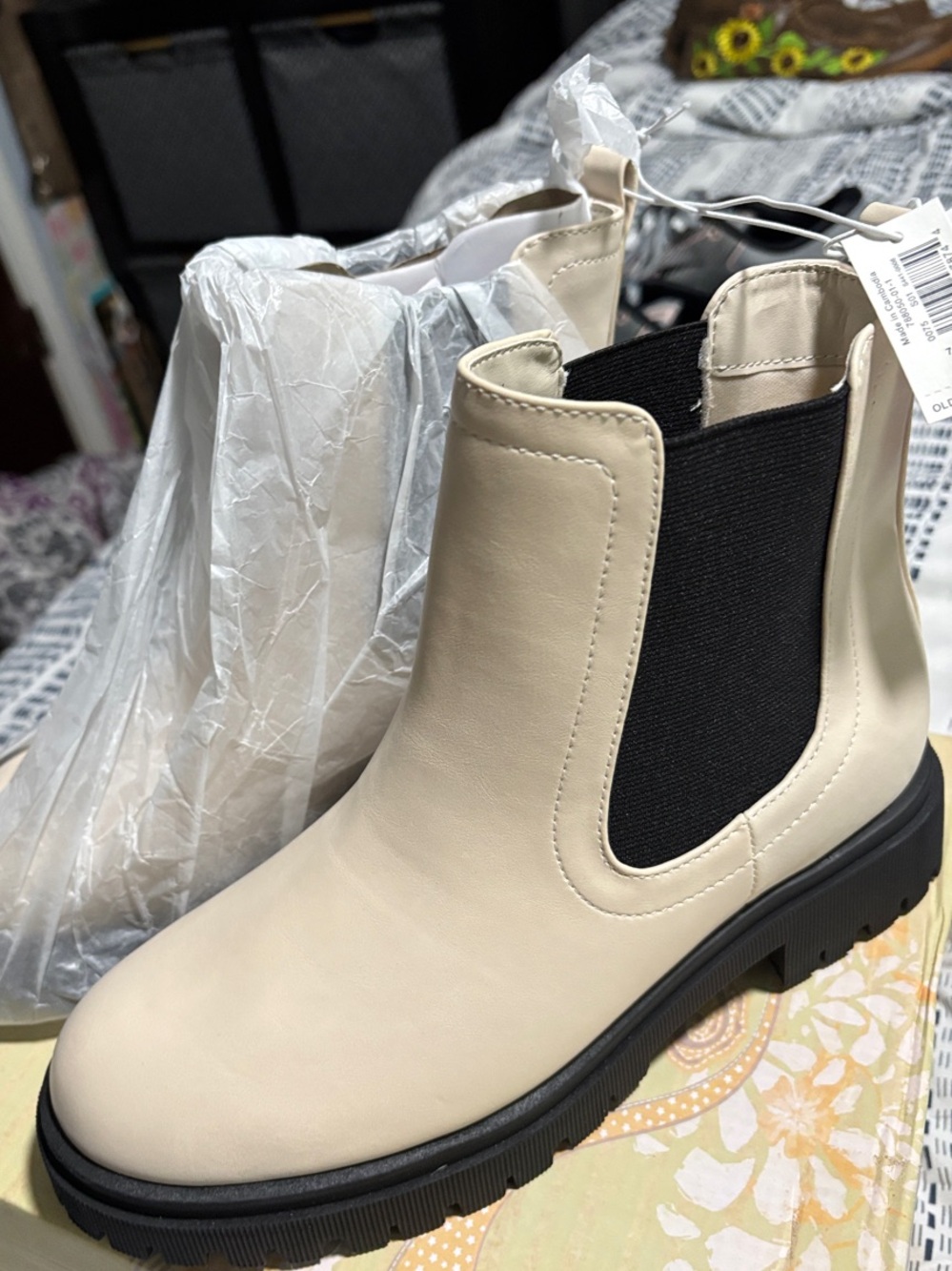 Cream Chelsea Boots with Black Elastic Panels Size 7 1/2